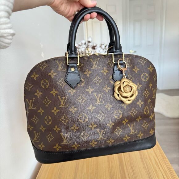 ✅AUTHENTIC✅LOUIS VUITTON ALMA PM - Picture 15 of 17